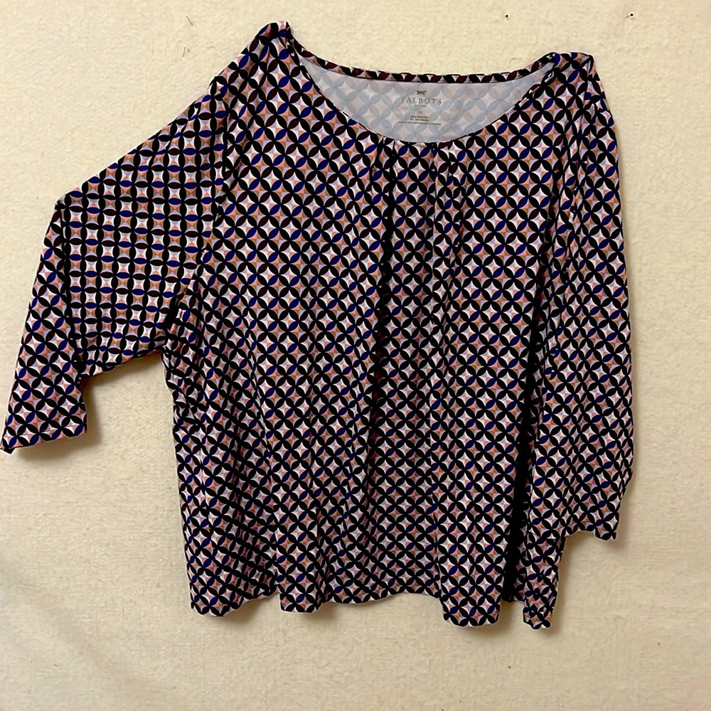 Talbots scoop neck blouse 3/4 sleeves. Rayon and spandex 3x